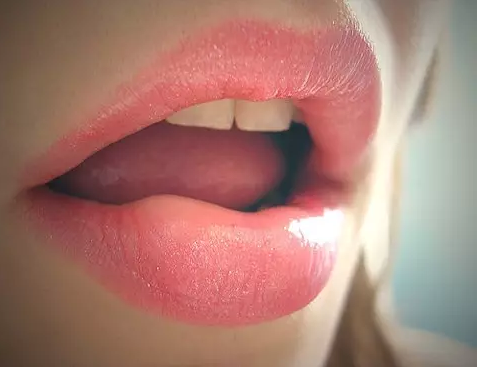 　　重视口腔问题，正畸让你“华丽转身”